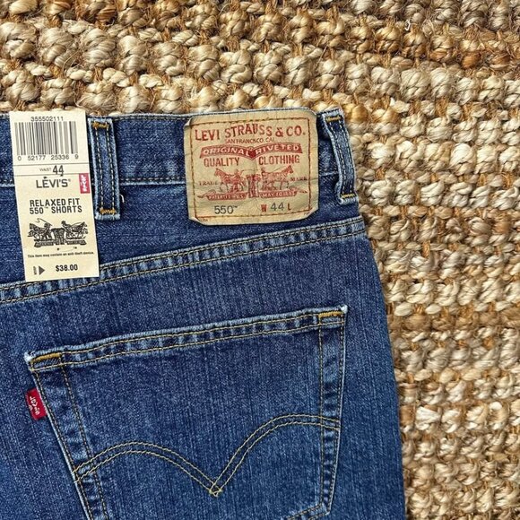 New Levi’s Jeans Denim Shorts (44 Men’s) - Picture 2 of 5
